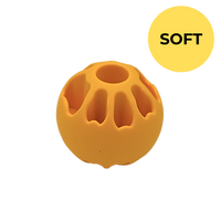 Fiboo - Piłka na smaczki dla psa Snack Fibooll Jumbo SOFT miodowa ⌀8 cm