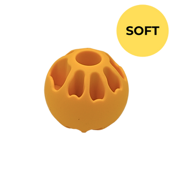 Fiboo - Piłka na smaczki dla psa Snack Fibooll Jumbo SOFT miodowa ⌀8 cm